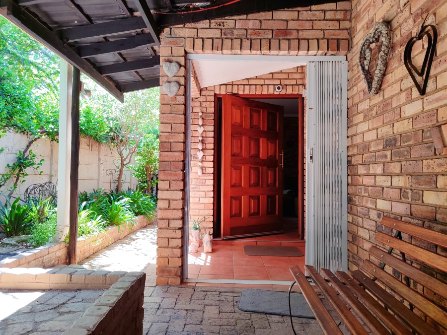 3 Bedroom Property for Sale in Wilkoppies North West